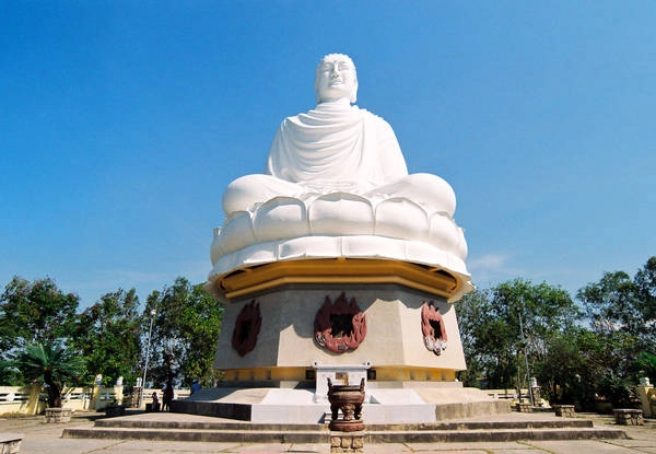Chùa Long Sơn. Ảnh: ST