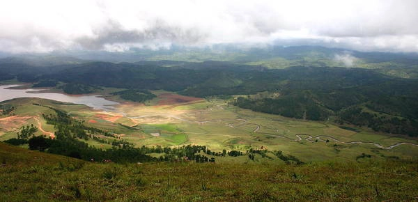 Quang cảnh nhìn từ đỉnh LangBiang. Ảnh: ST