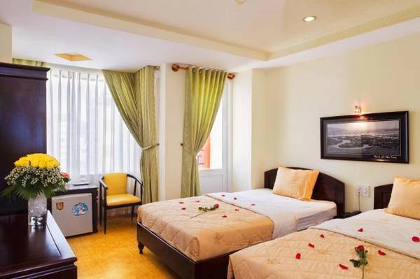 du lịch Nha Trang - Phòng Superior Twin của Mai Huy Hotel. Ảnh: iVIVU.com.