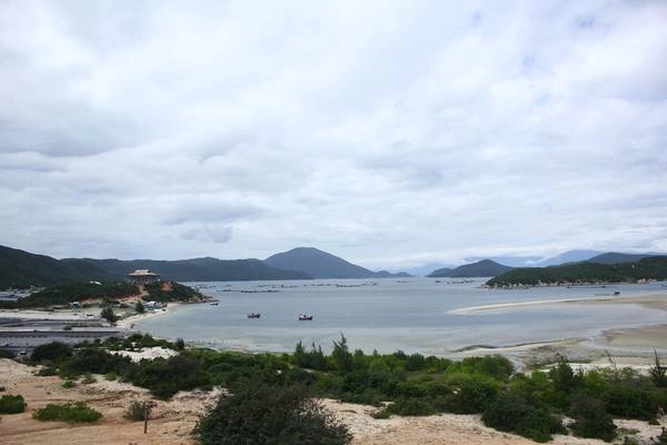 Một góc hoang sơ của bán đảo Đầm Môn. Ảnh: Kim Lộc Một góc hoang sơ của bán đảo Đầm Môn. Ảnh: Kim Lộc