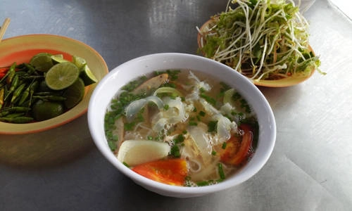 bun-sua-nha-trang-mon-an-mang-dam-huong-vi-bien-ivivu-2