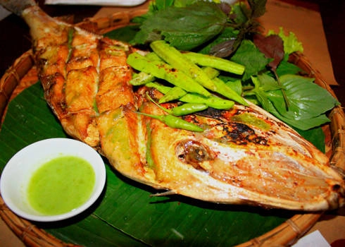 Tùy khẩu vị, đồ chấm của cá bò da nướng khác nhau. Ảnh: haisandaidung Tùy khẩu vị, đồ chấm của cá bò da nướng khác nhau. Ảnh: haisandaidung
