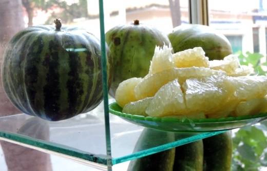 Các loại trái cây trong chè gồm đủ loại: dưa hấu, xoài, vú sữa, sa pô chê, đu đủ, thanh long, bơ... chetraicaynhatrang10trong1-ivivu-4