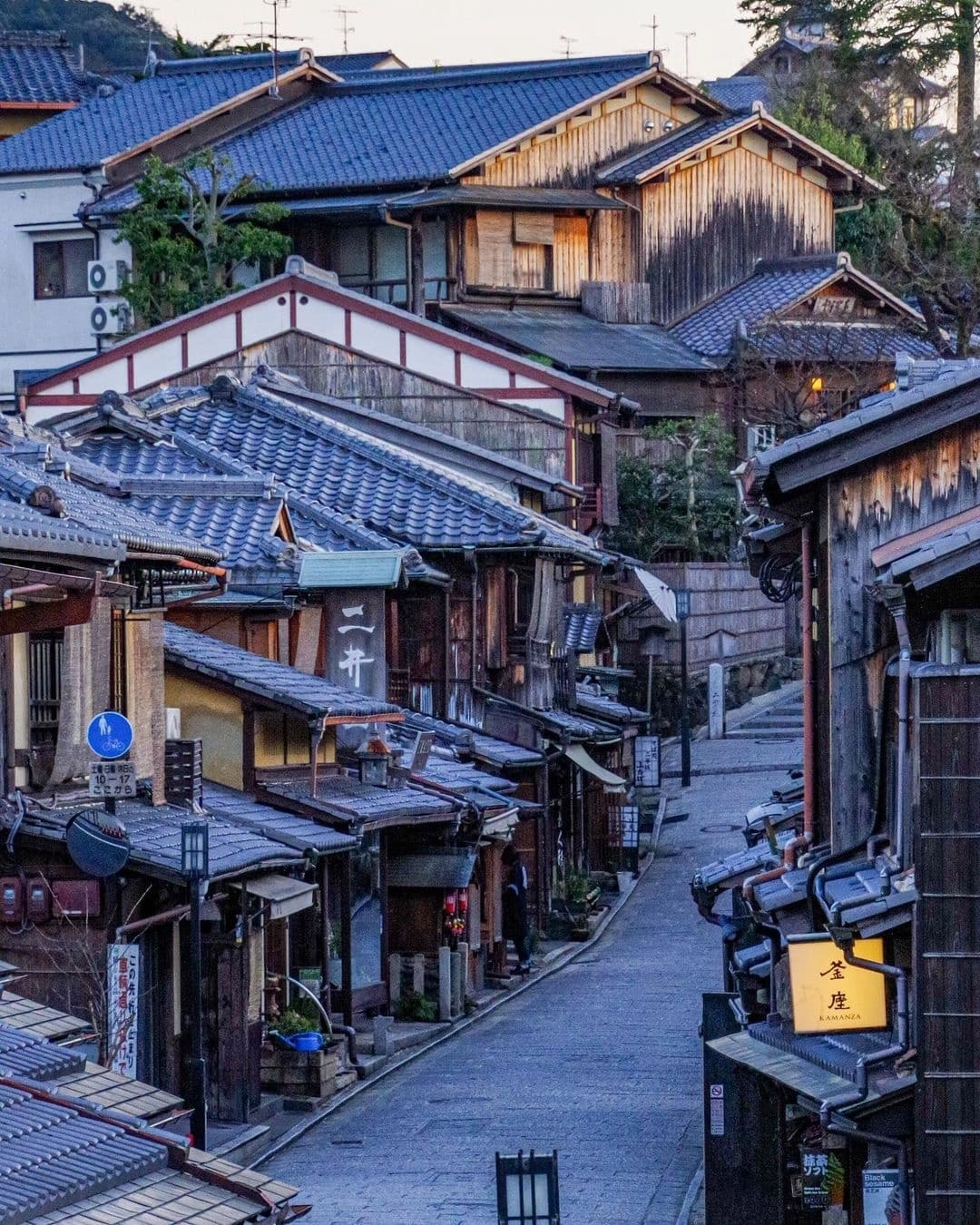 Ninenzaka, Kyoto. Ảnh: @mintimu