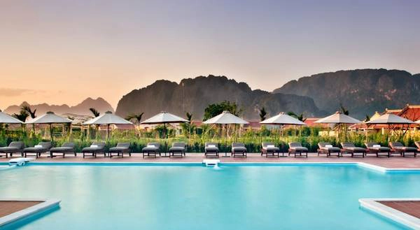 Hồ bơi của Resort Emeralda Ninh Bình Hồ bơi của Resort Emeralda Ninh Bình