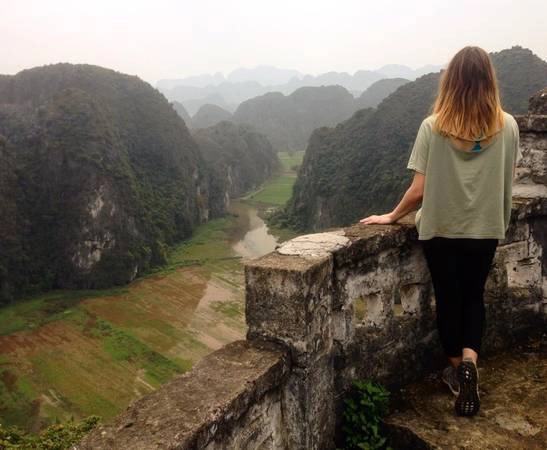 Khung cảnh tuyệt đẹp nhìn từ một ngôi chùa trên núi ở Tam Cốc. Ảnh: jade_house/instagram Khung cảnh tuyệt đẹp nhìn từ một ngôi chùa trên núi ở Tam Cốc. Ảnh: jade_house/instagram