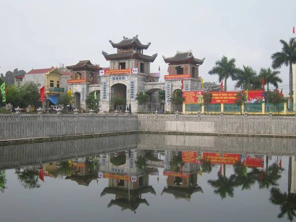 du-lich-ninh-binh-thuong-ngoan-10-diem-den-non-nuoc-huu-tinh-nhat-troi-nam-ivivu-5