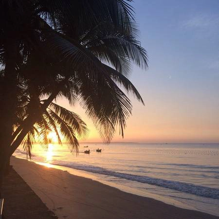 Hoàng hôn tuyệt đẹp ở khu nghỉ dưỡng Minh Tâm Beach Phan Thiết. Ảnh:@elena_zhmak