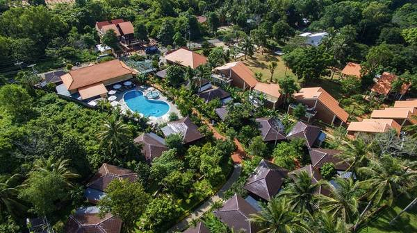 combo-3n2d-elwood-Phu-Quoc-bao-gom-ve-may-bay-2tr999-ivivu-1