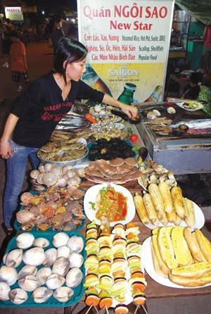 Góp mặt tại chợ đêm Phú Quốc.