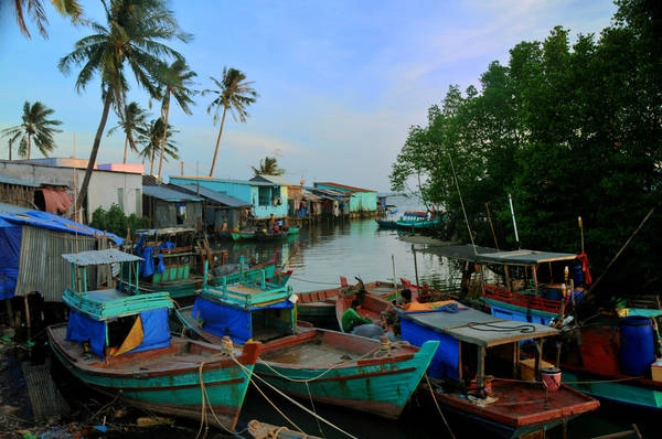 Làng chài cổ Hàm Ninh. Ảnh: Linh Vien Thai Làng chài cổ Hàm Ninh. Ảnh: Linh Vien Thai