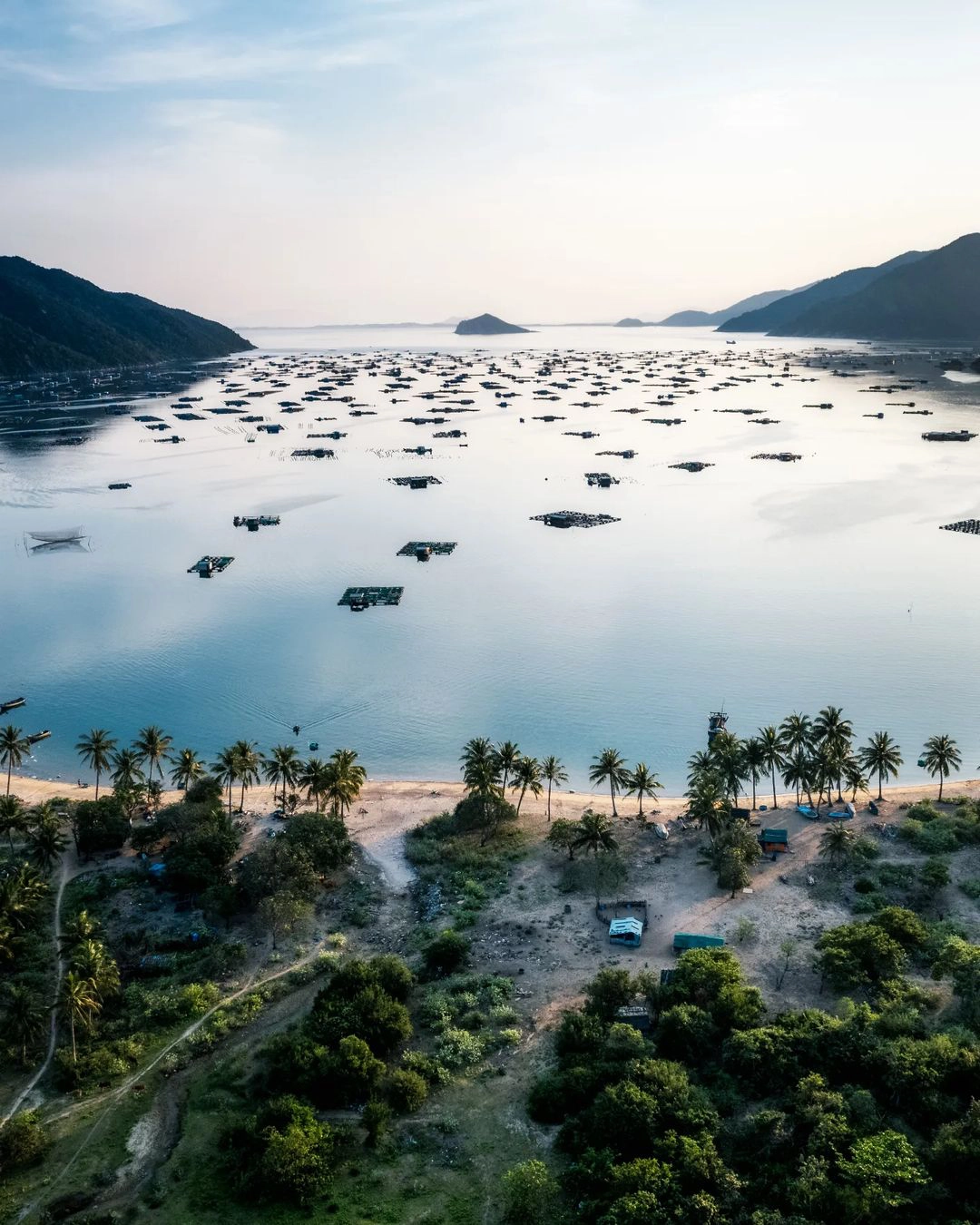 Vịnh Vũng Rô. Ảnh: @benz.mind.