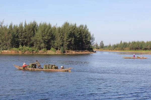 Xuôi dòng Trà Bồng về Bình Dương - Ảnh: V.Q.Cầu