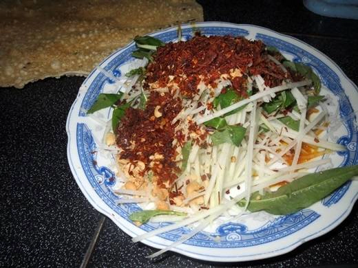 Bò hít của Quảng Ngãi chính là gỏi đu đủ ở Sài Gòn. (Nguồn: Internet) Bò hít của Quảng Ngãi chính là gỏi đu đủ ở Sài Gòn. (Nguồn: Internet)