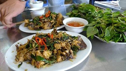 Chỉ với những con sam biển, người ta có thể chế biến ra được rất nhiều món ăn khác nhau. (Ảnh: Internet) Chỉ với những con sam biển, người ta có thể chế biến ra được rất nhiều món ăn khác nhau. (Ảnh: Internet)