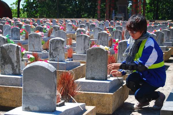 27-7-ve-tham-nghia-trang-liet-sy-truong-son-ivivu-8