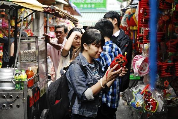 Đến đây vào những ngày vắng, bạn như được quay về miền ký ức của tuổi thơ, văng vẳng tiếng trống lân đâu đó.