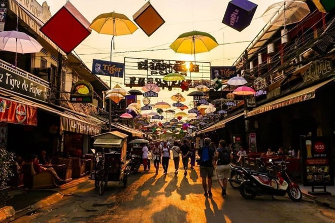 Pub Street tụ tập nhiều trò chơi, quán ăn ngon. Pub Street tụ tập nhiều trò chơi, quán ăn ngon.