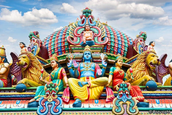 Sri Mariamman là ngôi đền Hindu cổ nhất Singapore, được xây dựng vào năm 1827. Ảnh: Singapore-guide.com Sri Mariamman là ngôi đền Hindu cổ nhất Singapore, được xây dựng vào năm 1827. Ảnh: Singapore-guide.com