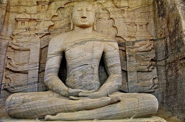 Polonnaruwa là kinh đô cổ của Sri Lanka và là một trong những địa điểm quan trọng của Phật giáo Sri Lanka. Ảnh: Globalgrasshopper.com Polonnaruwa là kinh đô cổ của Sri Lanka và là một trong những địa điểm quan trọng của Phật giáo Sri Lanka. Ảnh: Globalgrasshopper.com
