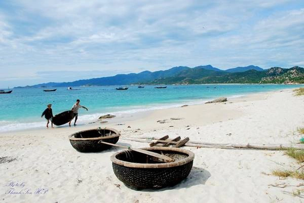 Ghé thăm làng chài vào buổi sáng sớm để tận mắt trải nghiệm khung cảnh nhộn nhịp của các ngư dân. Ghé thăm làng chài vào buổi sáng sớm để tận mắt trải nghiệm khung cảnh nhộn nhịp của các ngư dân.