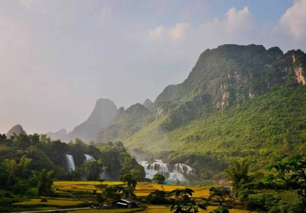 Phong cảnh nên thơ xung quanh thác Bản Giốc. Ảnh: Phạm Thành Phong cảnh nên thơ xung quanh thác Bản Giốc. Ảnh: Phạm Thành