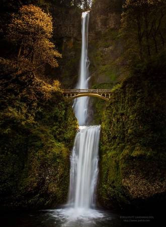 Benson là cây cầu bắc qua thác Multnomah, bang Oregon, Mỹ