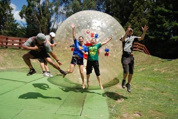 Du lịch New Zealand khám phá bộ môn Zorbing