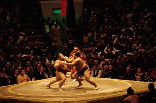 Bảo tàng Sumo tọa lạc ở sân vận động Ryogoku Kokugikan. Ảnh: Roughguides trai-nghiem-du-lich-tokyo-mien-phi-ivivu-6