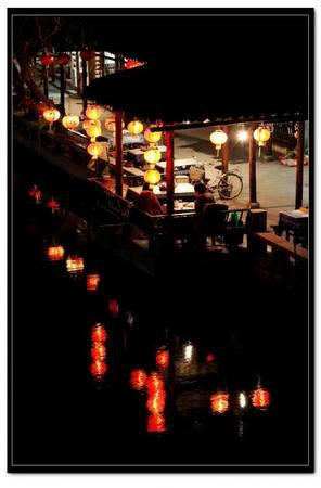 Trong không gian yên bình của Châu Trang, bạn có cảm giác như mọi vướng bận của cuộc sống được gác lại, nơi đây chỉ có cuộc sống yên ả của những gia đình từ ngõ này liền sang ngõ khác, không hề có sự vội vã, tất bật, bon chen. Ảnh: Baike