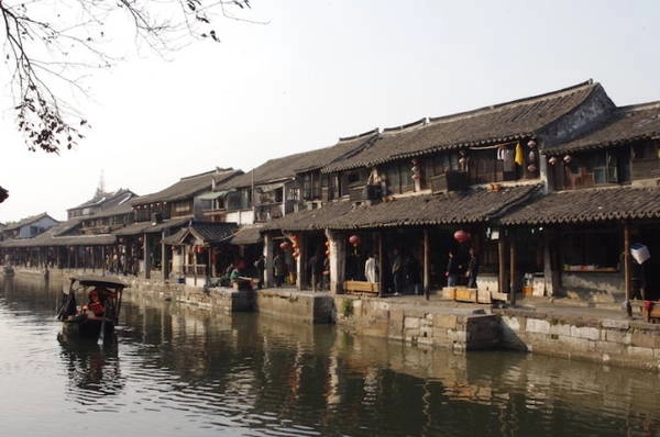 Ngồi thuyền dạo Tây Đường là một cái thú - Ảnh: Trùng Dương Ngồi thuyền dạo Tây Đường là một cái thú - Ảnh: Trùng Dương