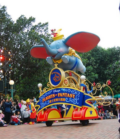 Hong-Kong-diễu hành ở công viên Disneyland - iVIVU.com