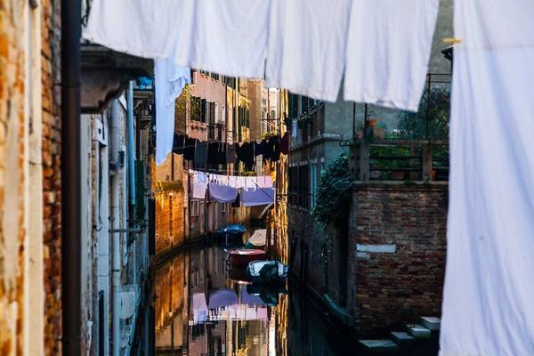 Nhiếp ảnh gia Mikolaj Gospodarek đã có chuyến đi tới Venice và ghi lại những mảnh ghép tuyệt đẹp về thành phố này. Nhiếp ảnh gia Mikolaj Gospodarek đã có chuyến đi tới Venice và ghi lại những mảnh ghép tuyệt đẹp về thành phố này.