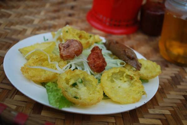 Món bánh căn Phan Thiết.