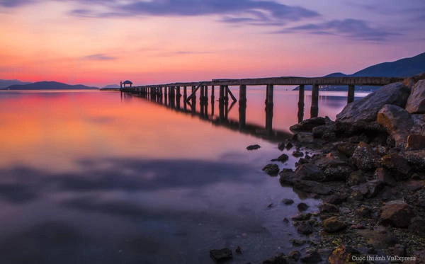 Du lịch Nha Trang - Bình minh trên vịnh Nha Trang.