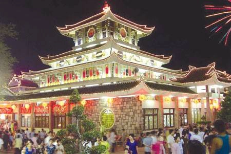 Núi Sam Châu Đốc là một địa điểm lý tưởng cho các chuyến hành hương đầu năm Núi Sam Châu Đốc là một địa điểm lý tưởng cho các chuyến hành hương đầu năm