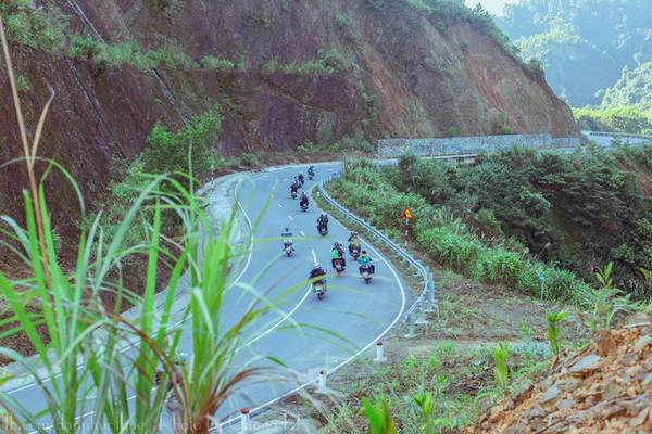 Đường lên A Lưới đẹp ngất ngây. Ảnh: tintuchue Đường lên A Lưới đẹp ngất ngây. Ảnh: tintuchue