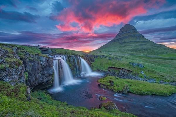 Iceland được nhiều người biết đến và mệnh danh là xứ sở thần tiên.