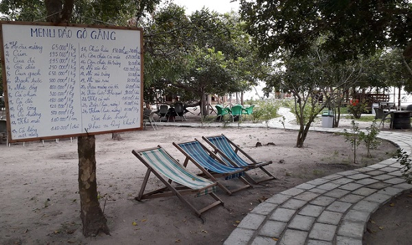 Đảo Gò Găng là một hòn đảo nhỏ thuộc TP Vũng Tàu, nơi đây còn nhiều nét hoang sơ. Đến đảo du khách được tận hưởng không khí trong lành của biển cả, thưởng thức nhiều loại hải sản độc đáo nuôi ở đảo. Ảnh: Hương Chi.