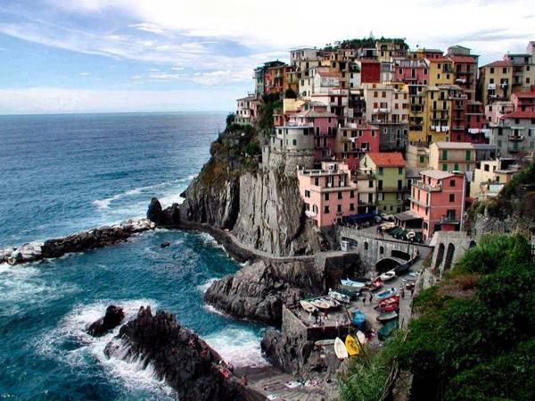 Làng Manarola trên vách đá - Ảnh: wordpress