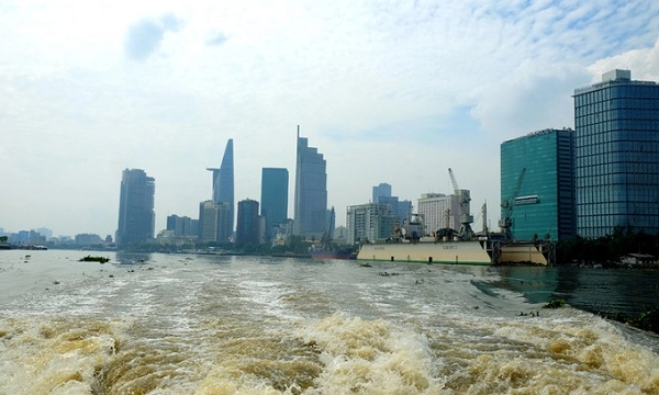 Trưa 7/12, tức ngày thứ hai bán vé phục vụ, các suất tàu trong ngày đã bán sạch vé cả lượt đi về. Trưa 7/12, tức ngày thứ hai bán vé phục vụ, các suất tàu trong ngày đã bán sạch vé cả lượt đi về.
