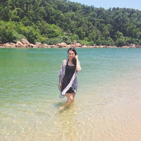 Bãi biển trong xanh hút hồn. Ảnh:@haphuongthu 