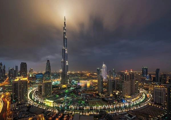 Tháp Khalifa giống như một công trình của phim viễn tưởng.