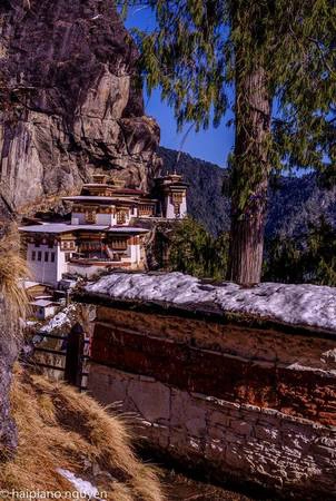 Đường lên tu viện Tiger's Nest, một trong những biểu tượng của Bhutan