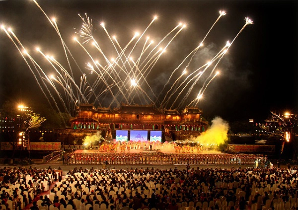 Festival Huế 2018 hứa hẹn sẽ mang tới cho du khách nhiều hoạt động sôi nổi, hấp dẫn. Ảnh: Internet Festival Huế 2018 hứa hẹn sẽ mang tới cho du khách nhiều hoạt động sôi nổi, hấp dẫn. Ảnh: Internet