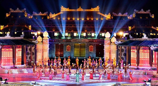 Sự kiện năm nay còn quy tụ sự góp mặt của hơn 20 đoàn nghệ thuật quốc tế đến từ nhiều quốc gia. Ảnh: Internet Sự kiện năm nay còn quy tụ sự góp mặt của hơn 20 đoàn nghệ thuật quốc tế đến từ nhiều quốc gia. Ảnh: Internet