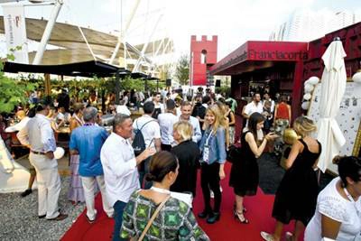 Nhộn nhịp Franciacorta Wine Bar tại Expo Milan 2015
