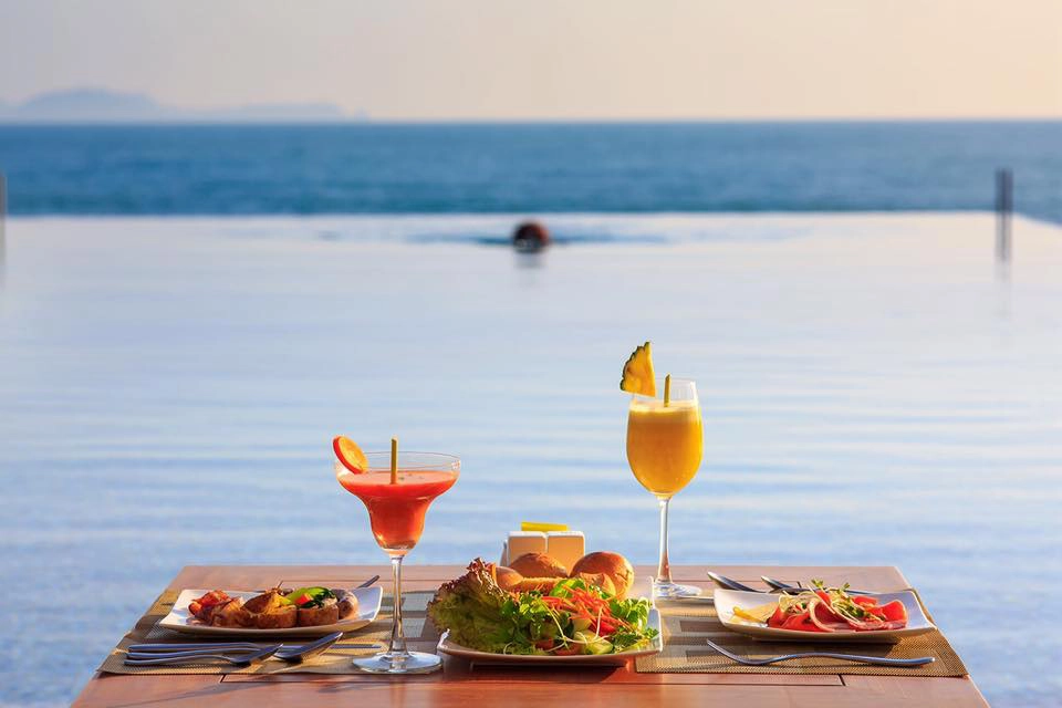 Fusion-Resort-Cam-Ranh-ivivu-11