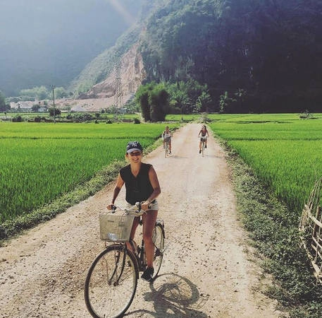 gan-ha-noi-co-3-dia-diem-tuyet-voi-de-vi-vu-cung-lop-minh-truoc-ngay-chia-tay-ivivu-11