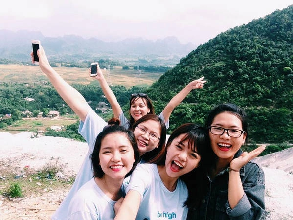 gan-ha-noi-co-3-dia-diem-tuyet-voi-de-vi-vu-cung-lop-minh-truoc-ngay-chia-tay-ivivu-15